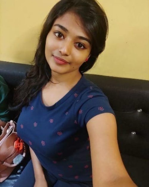 Surat VIP Call Girls: The Quiet Confidante